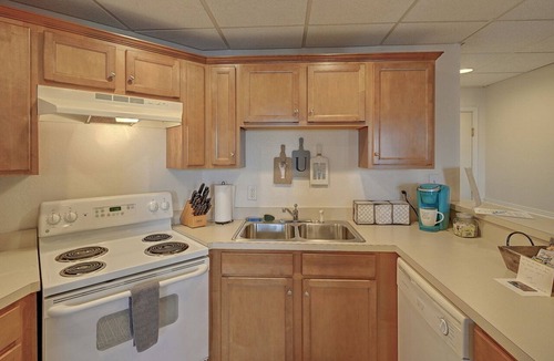 Elizabeth City Apartment | Stay Downtown on Historic Main St.