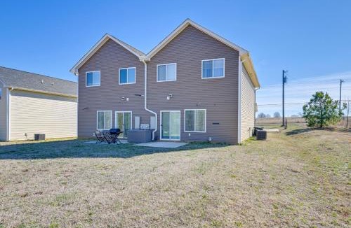 Harrisburg House | Stay & Play: Spacious Concord Townhome Near Uptown