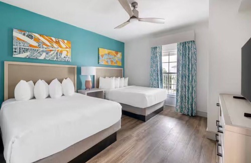 West Kissimmee Hotel | Stay Somewhere That Feels Instantly Welcoming! Outdoor Pool, Unit with Kitchen!
