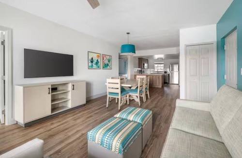 West Kissimmee Hotel | Stay Somewhere That Feels Instantly Welcoming! Outdoor Pool, Unit with Kitchen!