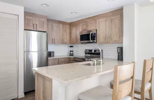 West Kissimmee Hotel | Stay Somewhere Worth Remembering! 2 Units with Kitchen, Outdoor Pool!