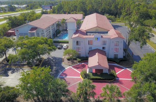 Highlands Hotel | Stayable Jacksonville North