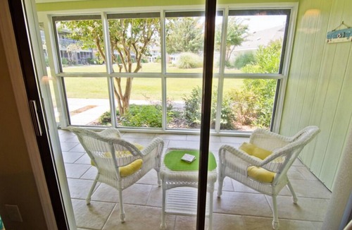 Emerald Isle Condo | Steps away from the Ocean, Gym, Gazebos, Indoor/Outdoor Pools, & Tennis Courts