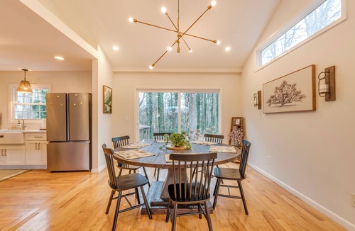 Travelers Rest House | Steps to Main St & Tandem Creperie, Downtown TR Stay