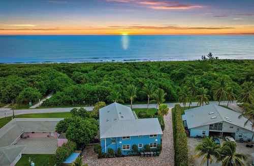 Fort Pierce Shores Condo | Steps to Surfer's Paradise - Family Beach Condo