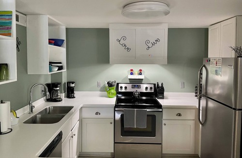 Emerald Isle Apartment | Straight On To Morning/Handicap Accessible Apartment