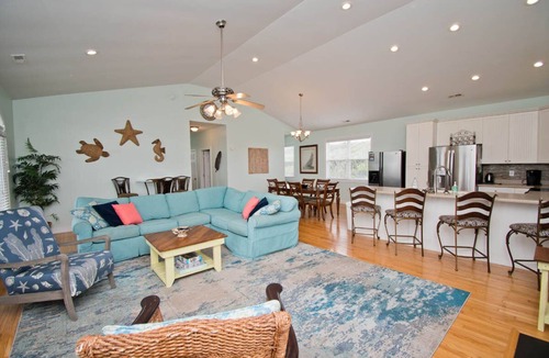 Emerald Isle House | Stress Less, Almost Oceanfront House in Emerald Isle, NC!