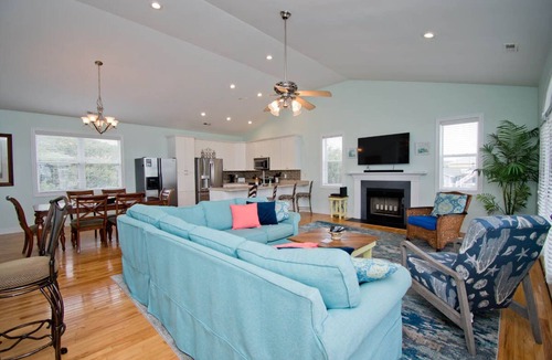 Emerald Isle House | Stress Less, Almost Oceanfront House in Emerald Isle, NC!