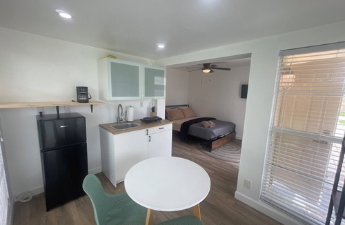 Poinsettia Heights Apartment | Studio 1505 - Wilton Manors