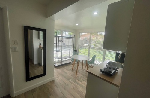 Poinsettia Heights Apartment | Studio 1505 - Wilton Manors