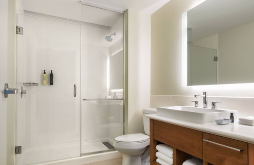Williamsburg Hotel | Studio 2 Queen | Element Orlando | Full Kitchen, Sofa Bed & Pool Access