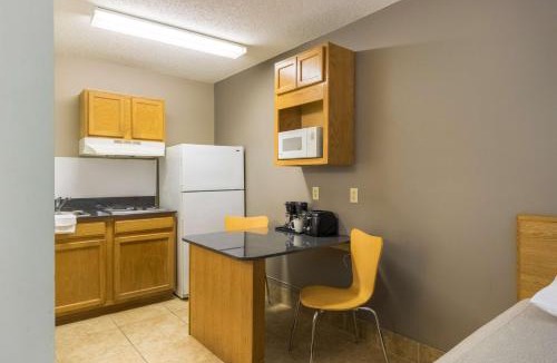 Statesboro Hotel | Studio 6-Statesboro, GA