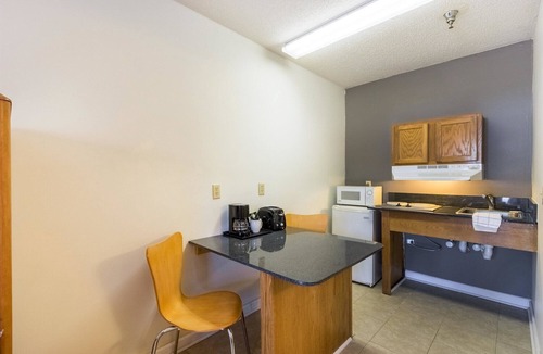 Statesboro Hotel | Studio 6 Statesboro, GA