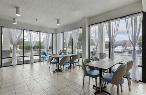 Jacksonville Hotel | Studio 6 Suites Jacksonville, NC - Camp LeJeune