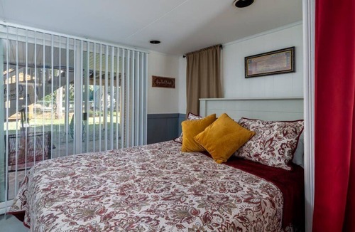 Edisto Island Apartment | Studio Apartment with Private Entrance One Block to Beach Access