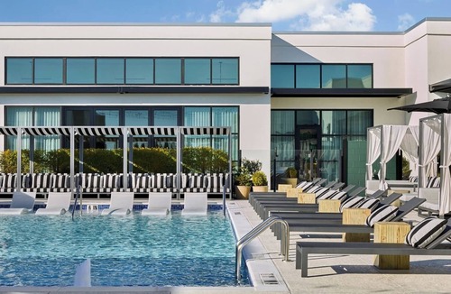 Home Park Apartment | Studio Apartment | Sentral West Midtown | Rooftop pool