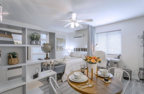 Graysville Apartment | ✤STUDIO CATALINA✤ Private Studio. Work, Eat & Sleep