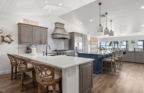 Rio House | Stunning 3 bedroom, 2.5 bathroom waterfront/dockside home