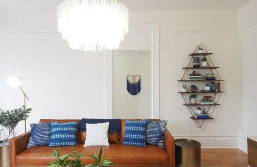Dixon Park House | Stunning Forsyth Park Victorian - Walk to it all!