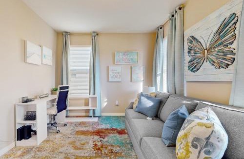 Trafalgar Village House | Stunning getaway with games & clubhouse amenities - near parks