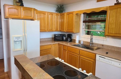 Topton Cabin | Stunning mountain views, family-friendly cabin, hot tub, kayaks, on two acres