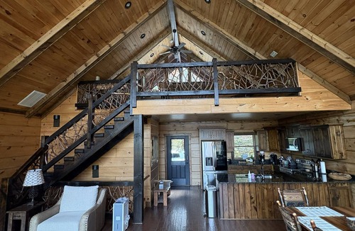 Topton Cabin | Stunning Newer Cabin - Lakefront - Private Dock- Lake Nantahala Family Retreat