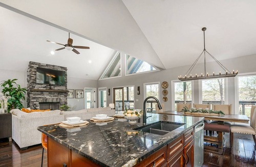 Sevierville House | STUNNING RIVER VIEWS + GAME ROOM + THEATER ROOM + FIRE PIT + HOT TUB