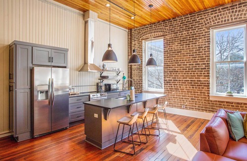 Historic District - North Condo | Stunning, Spacious, Stylish Loft off of Broughton Street by Lucky Savannah