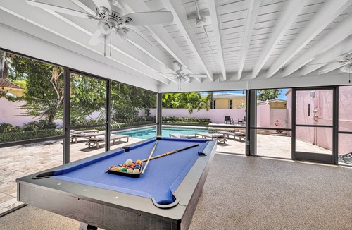 South Lake House | Stunning Tropical Getaway Steps To The Beach- Private Pool And Hot Tub