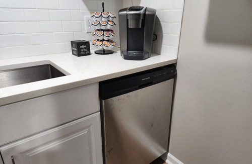 Midtown Apartment | Stylish 1BR Near Heart of Town