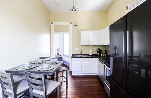 Dixon Park House | Stylish Forsyth Park Retreat – Walk Everywhere