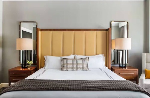 Braselton Hotel | Stylish Guest Room w/Plush Furnishings Near Swimming Pool Cabana Seating