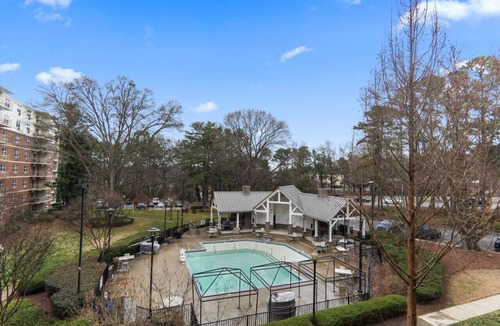 Crabtree Apartment | Stylish King 2BR Suite—in Crabtree Valley Raleigh!