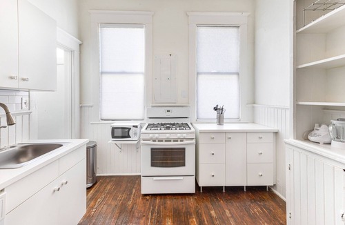 Savannah Victorian District Condo | Stylish & Pet Friendly w/King Beds Near Forsyth Park by Lucky Savannah