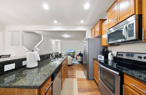 Rolesville House | Stylish Rolesville Townhome Near Parks, Dining and Shops