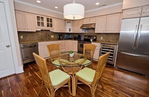 Beach Lagoon Villa | Stylishly renovated & spacious 3-Bdrm Villa w/private deck & beach access