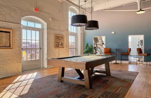 Clayton Apartment | StylishvCozy 2BD Apt Near DT Clayton Pool Gym
