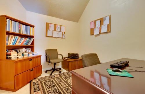 Cliftondale House | Suburban Atlanta Vacation Home - 20 Mi to Downtown
