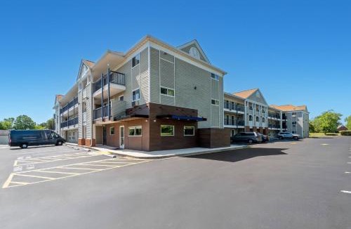 Charlotte Hotel | Suburban Studios Charlotte - Ballantyne