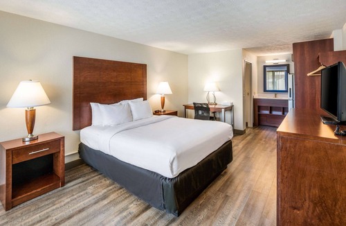 Middlesboro Hotel | Suburban Studios Middlesboro