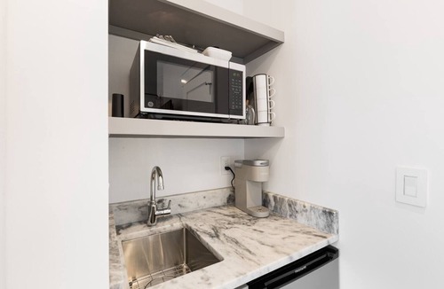 Westside Apartment | Suite B1 at 697 King