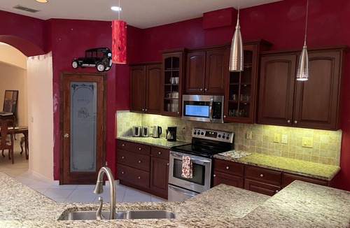 Deltona Lakes Villa | Summer deal: Group Getaway, up to Sleeps 22, 5BR, Huge Home + 6-Car Parking