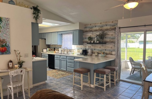 Florida Shores House | SUMMER END SPECIAL-Large Comfy Stay Pets Welcome w/Parking Trailers/Bikes/Boats