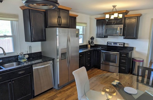 Easley House | Summer in the City. Charming 3-bed house in Easley Close to Hospital & Clemson