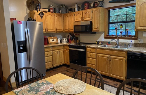 Topton Cabin | Summer is full of Hiking, white water rafting! Close to Nantahala Wedding Venue!
