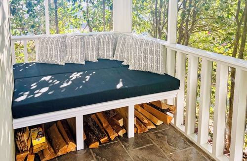 Summerville Cottage | Summerville Historic Bungalow w/Hot Tub