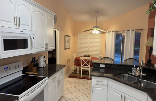 Crown Pointe House | Sundrenched Florida Paradise !