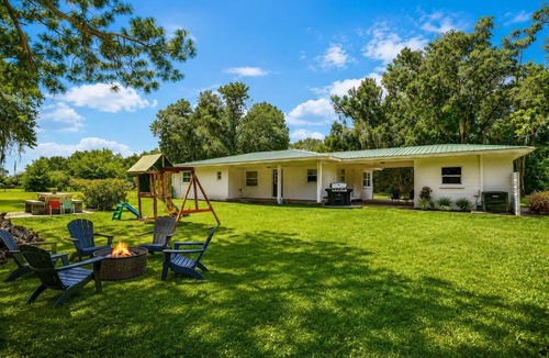 Lakeland House | Sunlit Ranch Escape | Open + Airy + Private