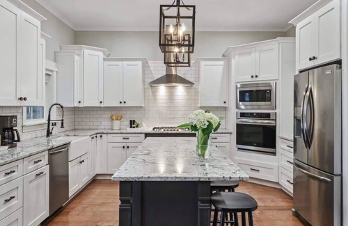 Whitemarsh Island House | Sunlit Savannah Retreat | Hot Tub