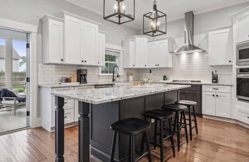 Whitemarsh Island House | Sunlit Savannah Retreat | Hot Tub